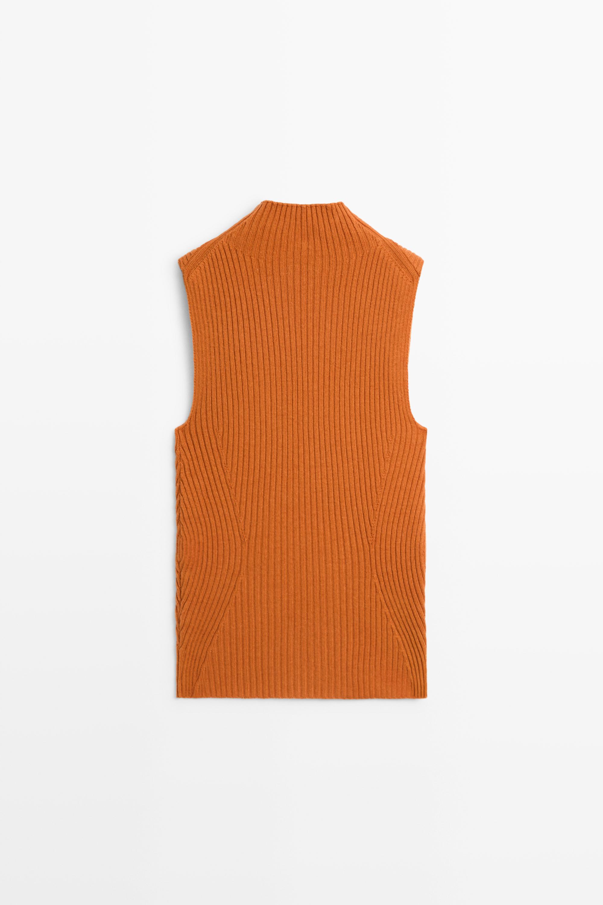 Ribbed turtleneck knit top